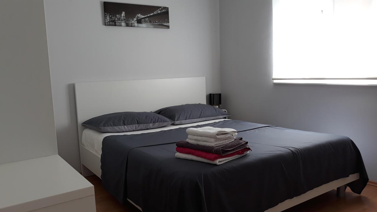 Apartments 255 Grebastica Bagian luar foto